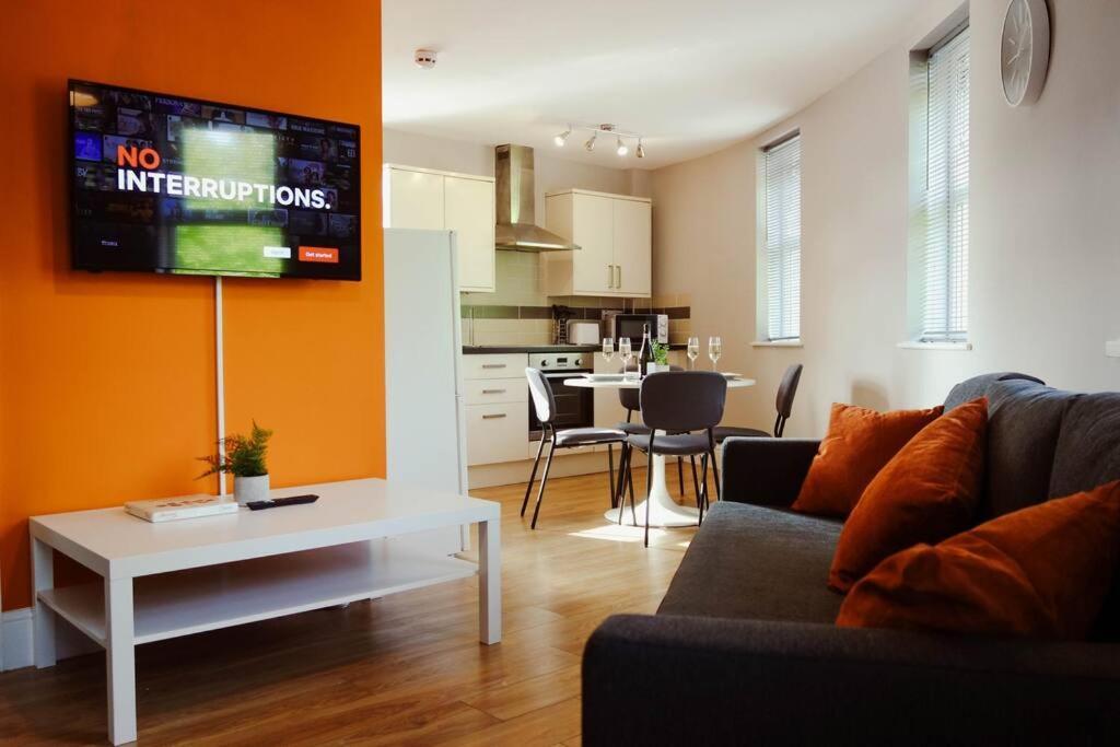 Primeee Location! - Modern Central Apartment Бристол Екстериор снимка