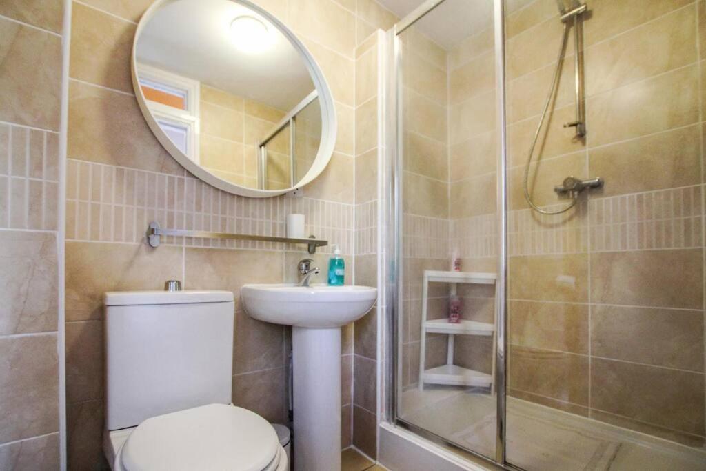 Primeee Location! - Modern Central Apartment Бристол Екстериор снимка